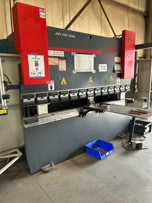 2013 DURMA PBF-2560 Press Brakes | GM Hydraulics Inc. (1)